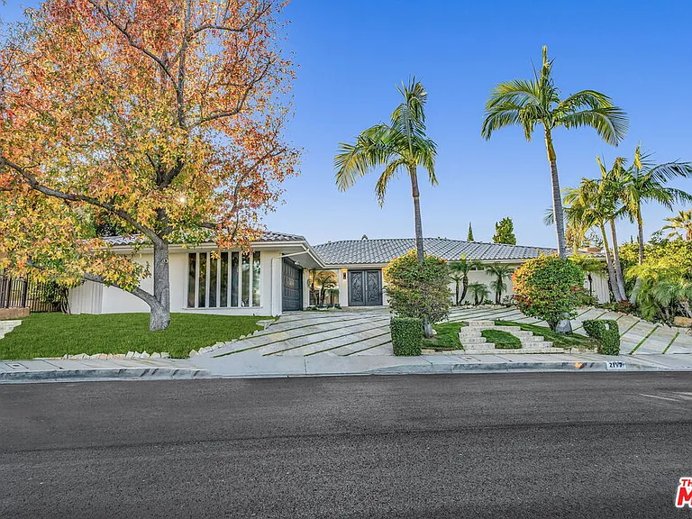 2177 Summitridge Dr — Photo 12