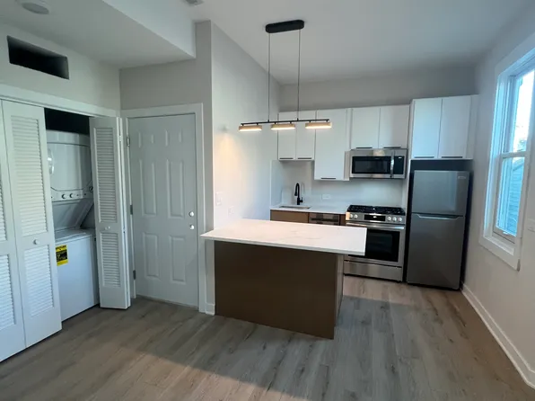 1531 W 18th St, Chicago, IL