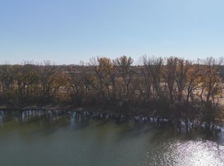 4 Cottonwood Lake Dr, Windom, MN 56101