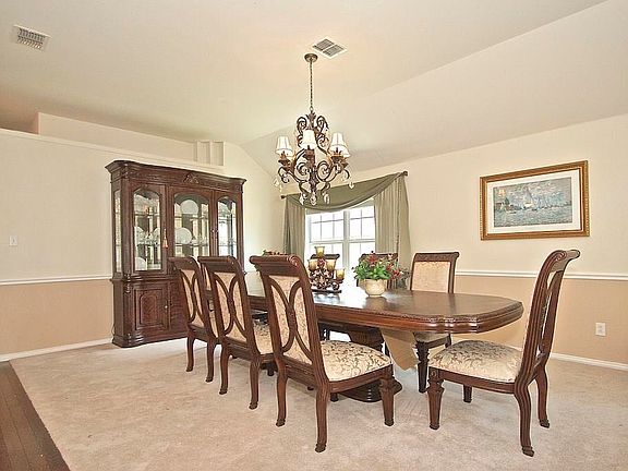 5th image of 706 Dover Park Trl