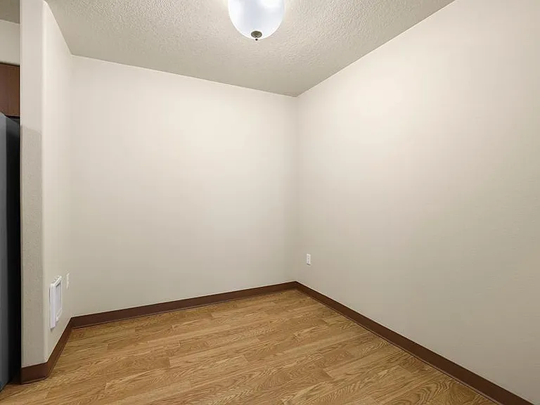 Sunridge Terrace — Photo 8