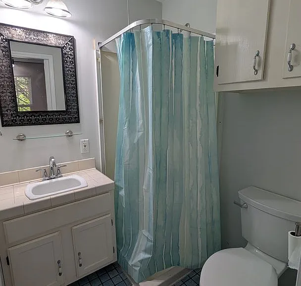 120 Pershing Rd — Photo 3