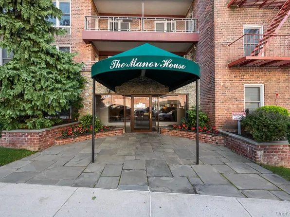 241-20 Northern Boulevard #6E, Douglaston, NY 11362