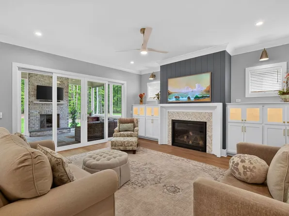 1528 Lake Adventure Ct, Raleigh, NC 27613
