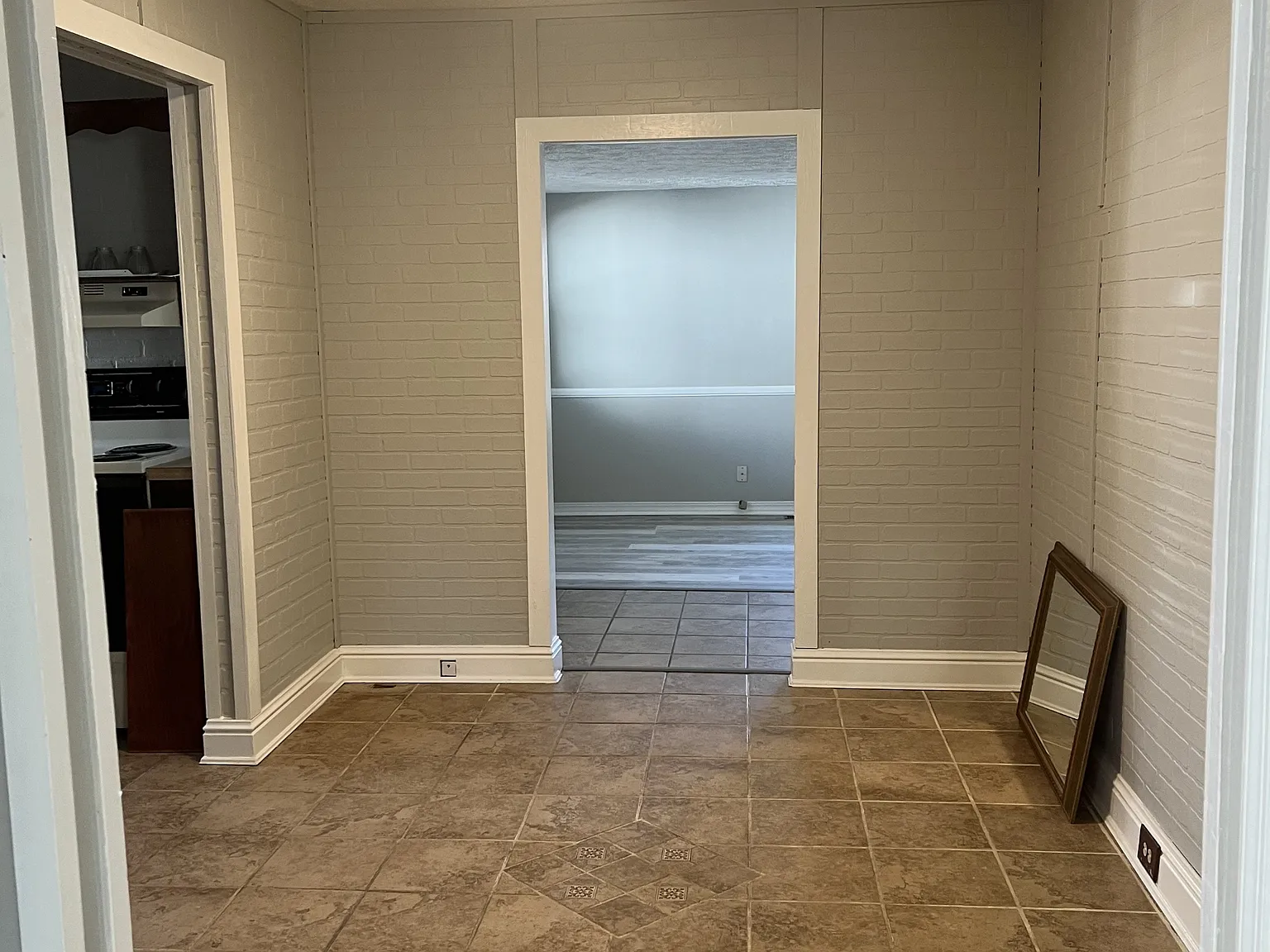 328 Lyons Avenue - 1 — Photo 3
