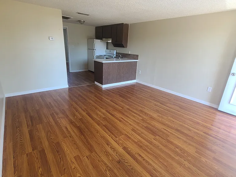 4809 Grand Blvd #5 — Photo 1