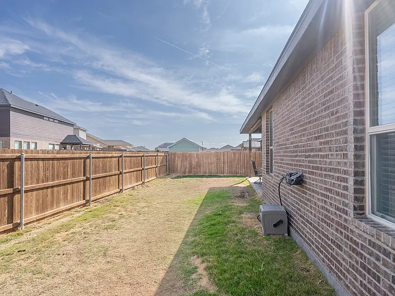 6614 Jamestown St — Photo 26