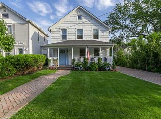 16 Lincoln St, Riverhead, NY 11901