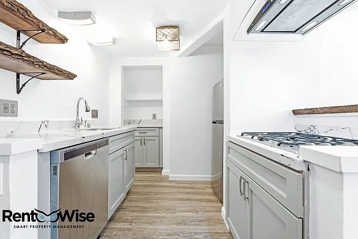 133 Caine Ave #A — Photo 3