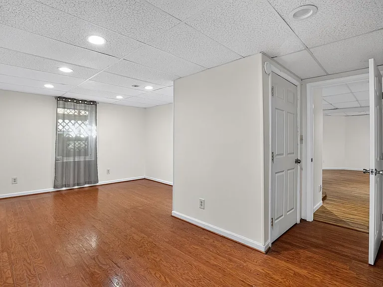 11880 Provident Dr — Photo 10