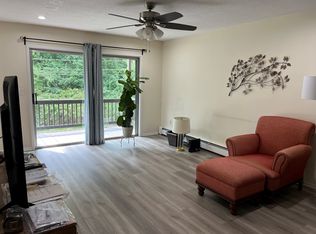 43 Balance Rock Rd APT 7, Seymour, CT 06483