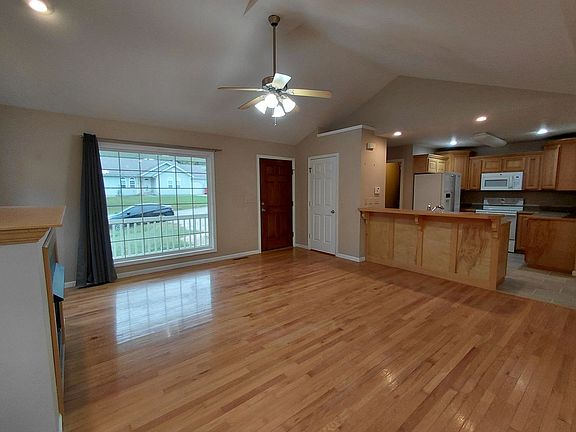 3rd image of 24569 Terrain Rd