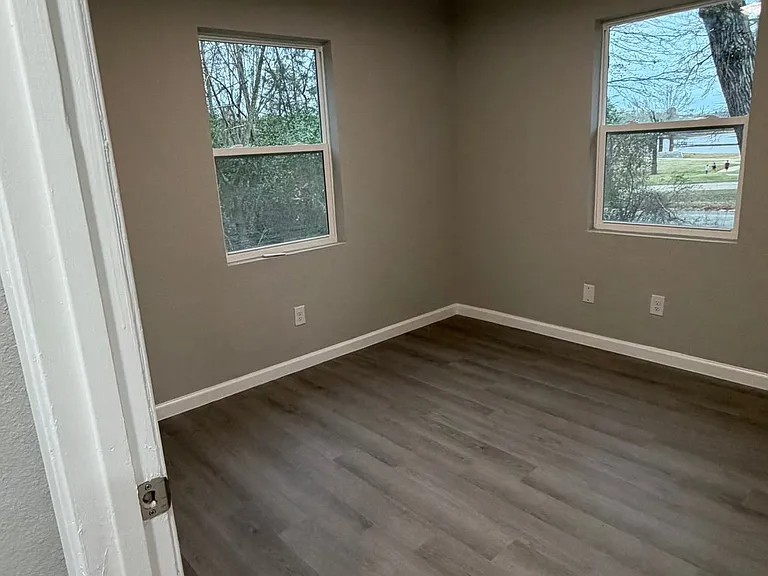 611 Sand Ave — Photo 2