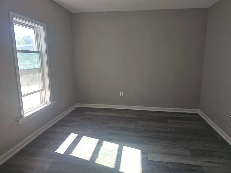 250 Anderson Ave — Photo 11