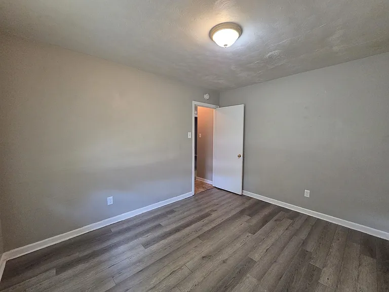3021 Ashwood St — Photo 18
