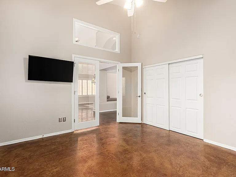 4704 E Hearn Rd — Photo 31