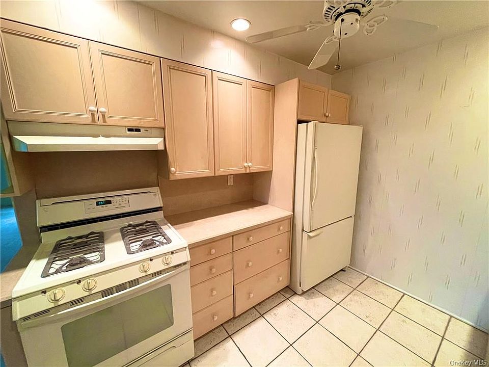 15 Normandy Village UNIT 1, Nanuet, NY 10954 Zillow