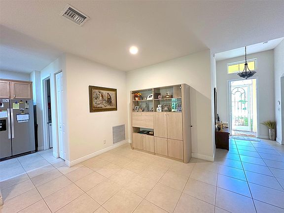 5th image of 6206 Dorchester Way