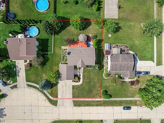 5th image of 678 Marguerite Way