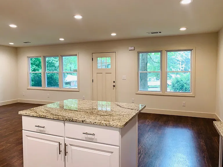 364 Brooks Ave SW — Photo 14