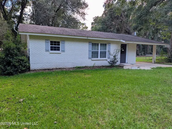 102 Meadow St, Lucedale, MS 39452