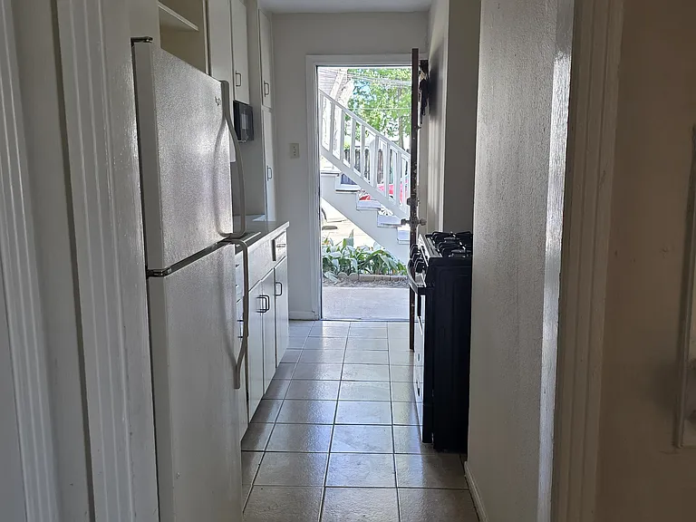 3817 S Shepherd Dr #2 — Photo 5