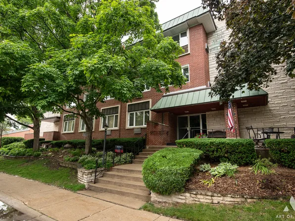 101 N Peartree Ln APT 101, Arlington Heights, IL 60004