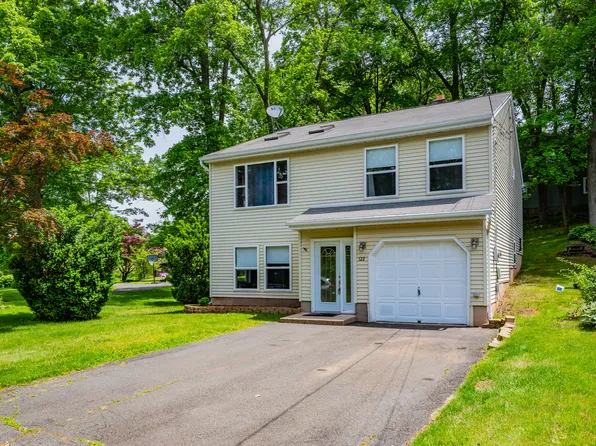 122 Carr Avenue, Newington, CT 06111
