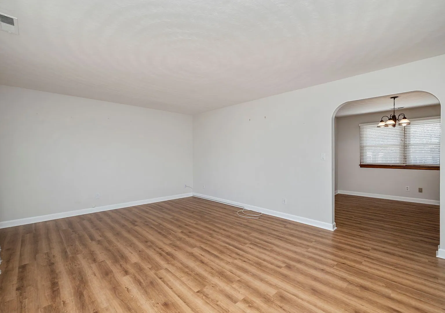 Single Family Home in Chix Beach for Rent — Photo 4
