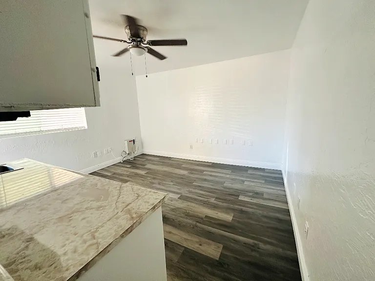 Palin Cir — Photo 5