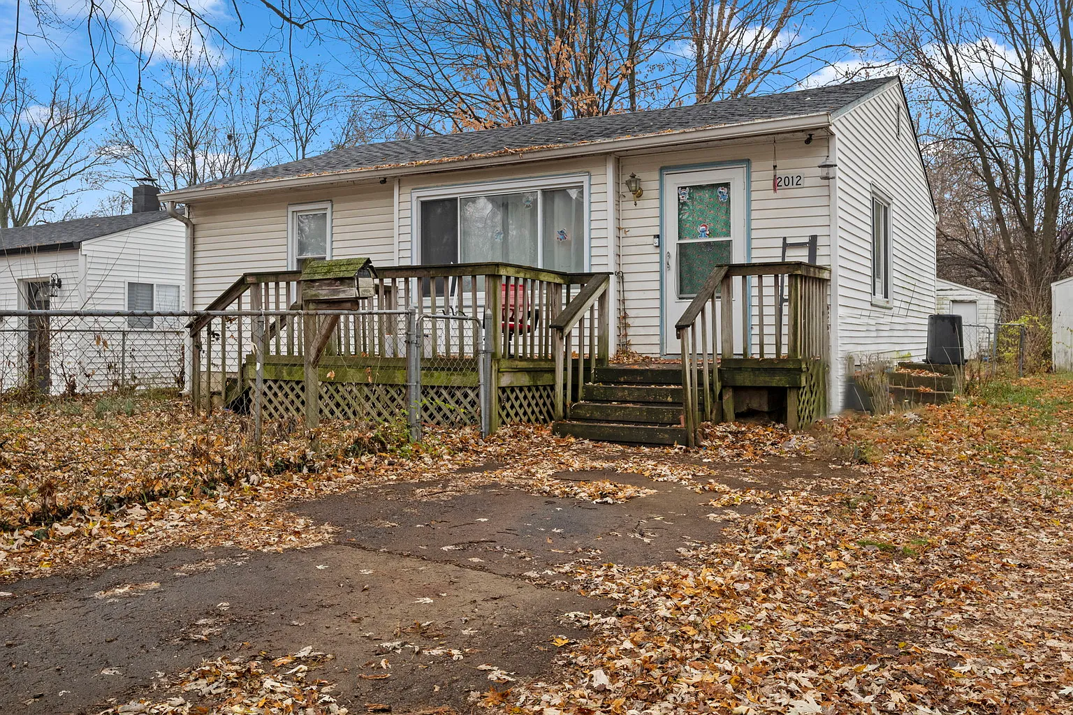 2012 N Exeter Ave photo 1
