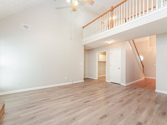 4th image of 761 Simon Park Cir