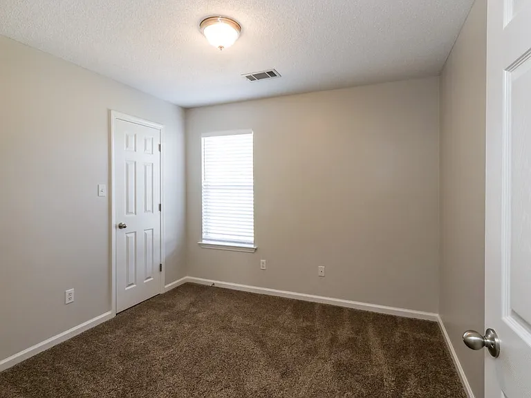 10104 Cross Hill Rd — Photo 12