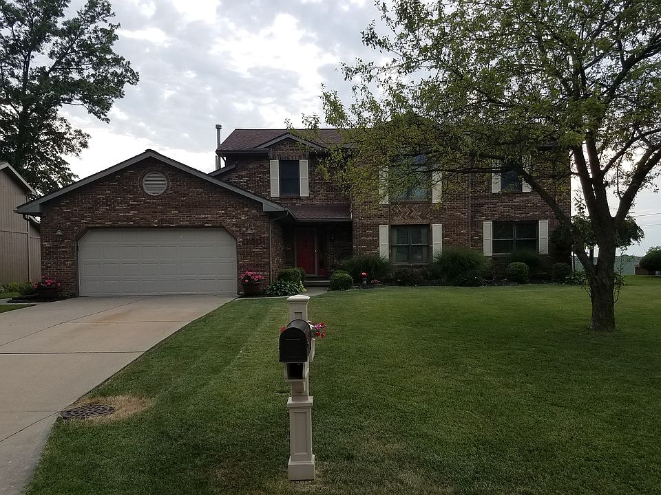 1st image of 35 Lemans Dr