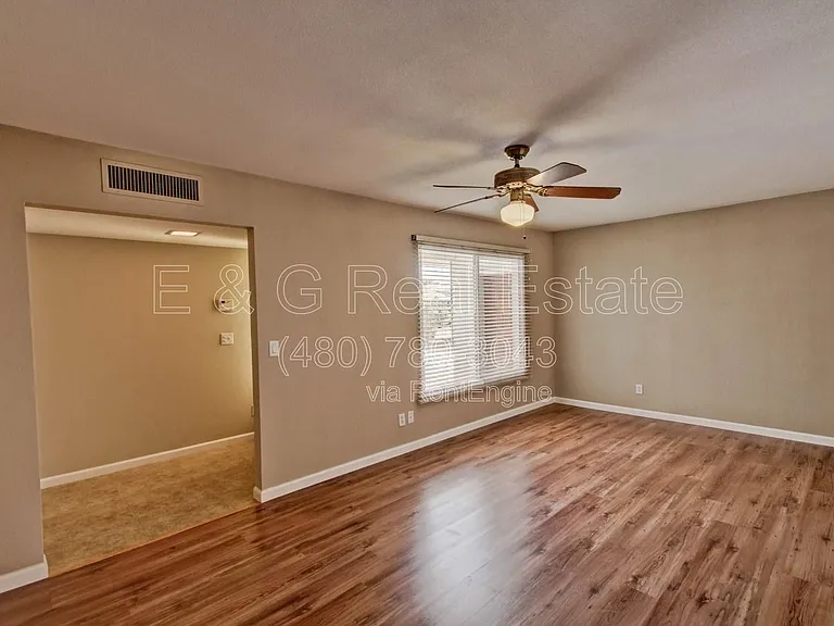 1030 E Manhatton Dr — Photo 3