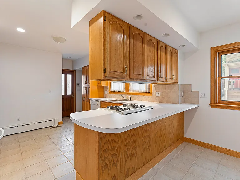 29-31 Chatham St #1 — Photo 18
