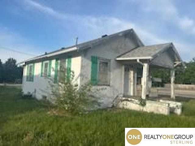 1st image of 104 4th Ave