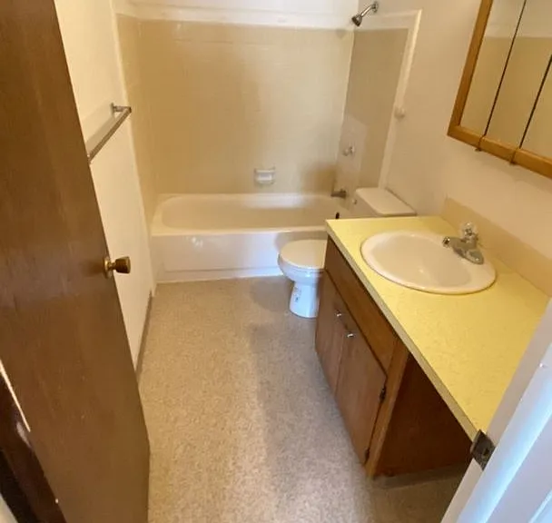 435 NE Kamiaken St — Photo 6