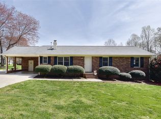 106 Oakland Dr, Mebane, NC 27302