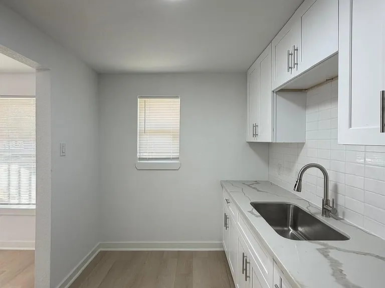 201 Lowery Dr #3 — Photo 3