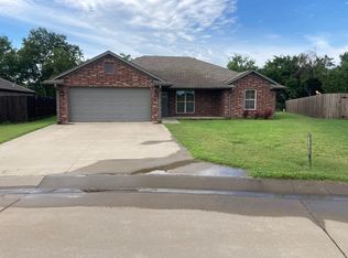 706 Carnes Cir, Perkins, OK 74059
