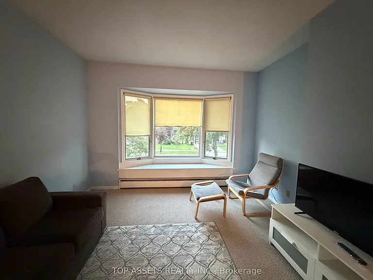 448 Cummer Ave #A — Photo 3