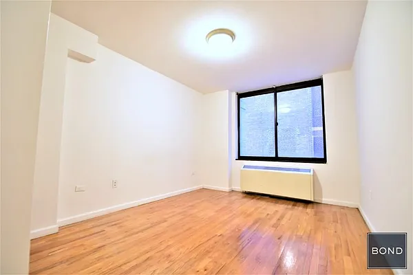 Rented by Bond New York | media 3