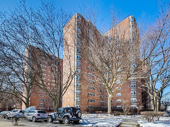 2nd image of 4980 N Marine Dr APT 831
