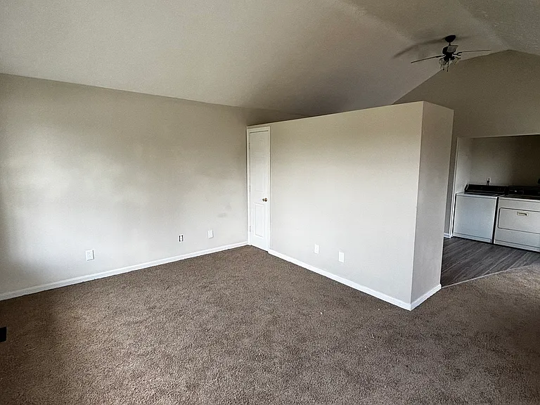 500 E Kentucky St — Photo 14