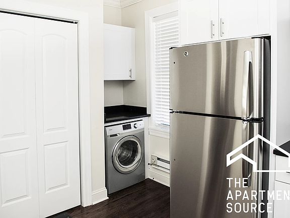 4th image of 3841 N Greenview Ave #3S
