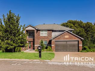 7512 Skylake Ct, Fort Worth, TX 76179