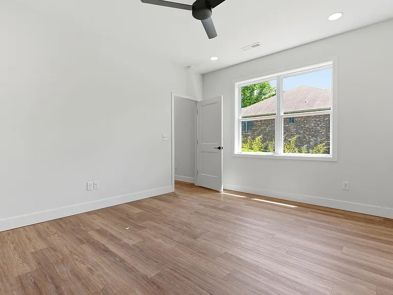 2331 E Olde Ivy St — Photo 14