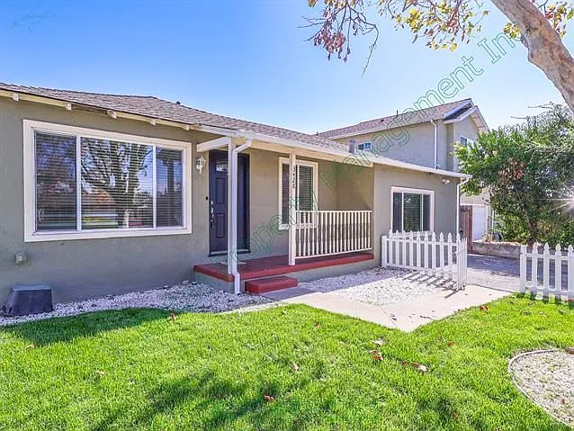4 bed, 2.0 bath, 1471 sqft, $4,349 — Photo 1