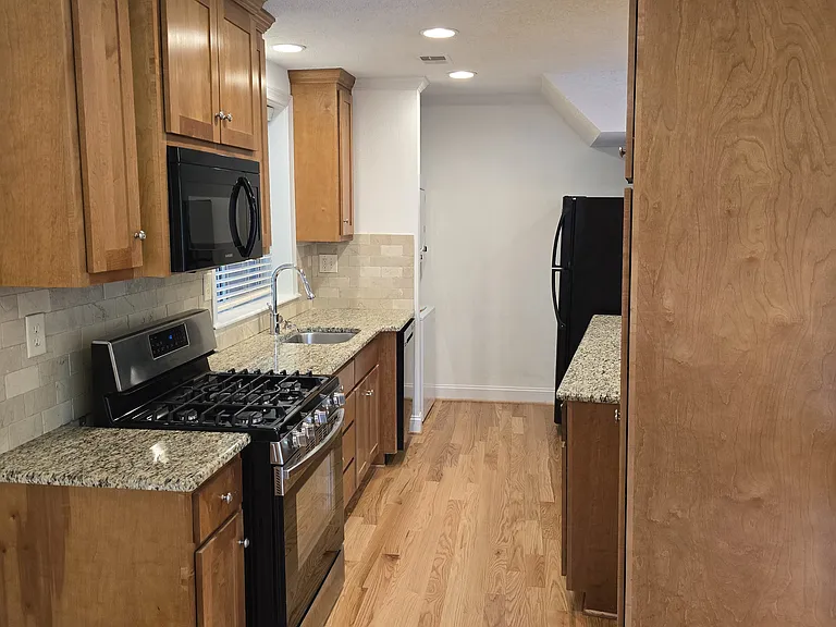 120 Alden Ave NW #F2 — Photo 6